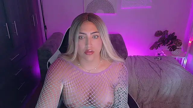 Snapshot of a_belladanger chatting on April 2026 12:48:01 AM a belladanger online show from April 2026 12:48:01 AM