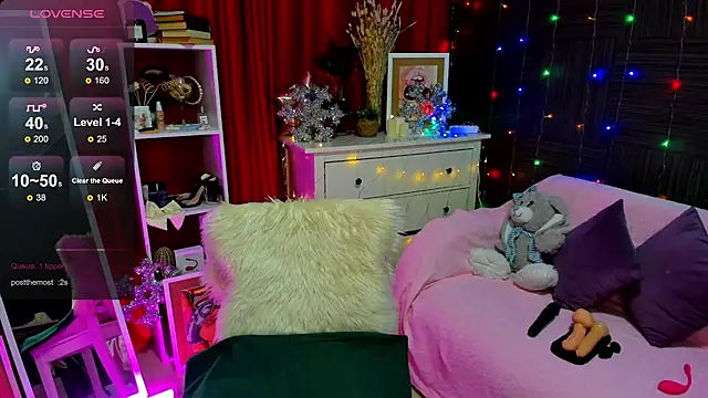 Snapshot of Queen_baby chatting on December 2024 01:57:02 AM Queen baby online show from December 2024 01:57:02 AM