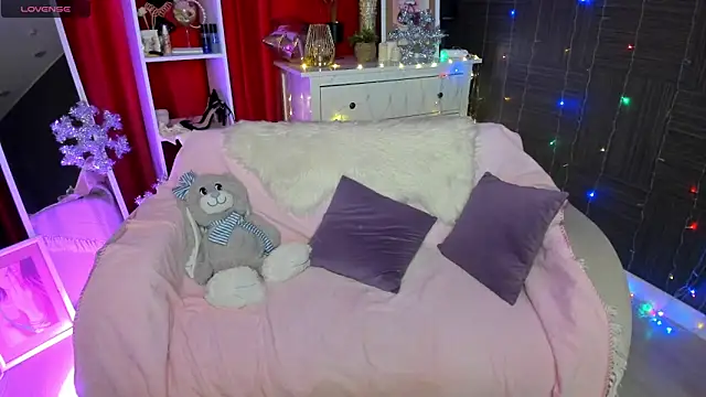 Snapshot of Queen_baby chatting on December 2024 05:53:01 AM Queen baby online show from December 2024 05:53:01 AM