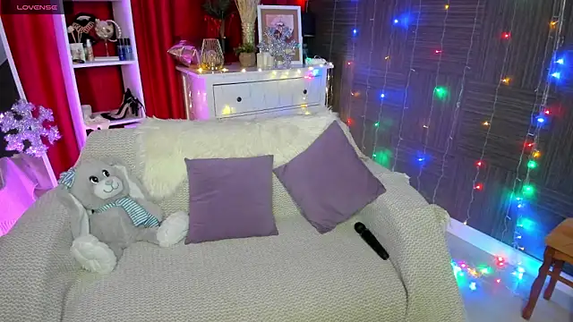 Snapshot of Queen_baby chatting on December 2024 02:40:01 AM Queen baby online show from December 2024 02:40:01 AM