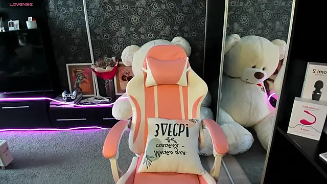 Snapshot of Queen_baby chatting on September 2025 03:05:01 AM Queen baby online show from September 2025 03:05:01 AM