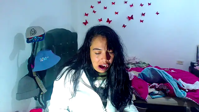 AmaraRoberts420 online show from September 2025 12:32:02 AM