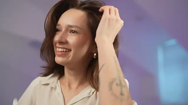 VivianLy  online show from January 2025 11:03:02 AM