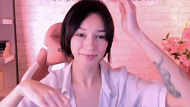 VivianLy  online show from January 2026 11:01:01 AM