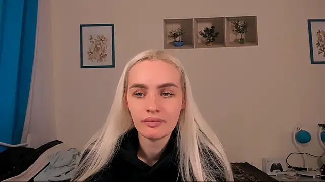 OliviaKisss online show from May 2026 01:08:02 PM