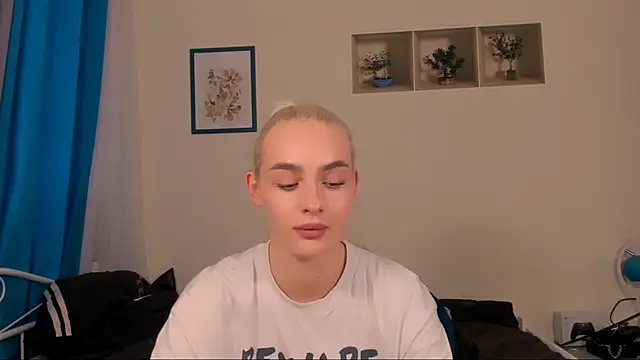 OliviaKisss online show from May 2026 03:08:01 PM