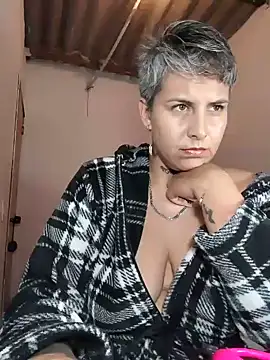Yessi rousse online show from May 2026 01:29:01 PM