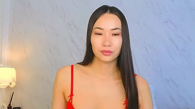 Snapshot of NaomiYuu chatting on January 2025 03:05:02 AM NaomiYuu online show from January 2025 03:05:02 AM