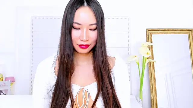 Snapshot of NaomiYuu chatting on March 2025 05:49:02 AM NaomiYuu online show from March 2025 05:49:02 AM