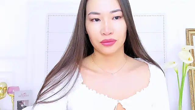 Snapshot of NaomiYuu chatting on March 2025 02:27:01 AM NaomiYuu online show from March 2025 02:27:01 AM