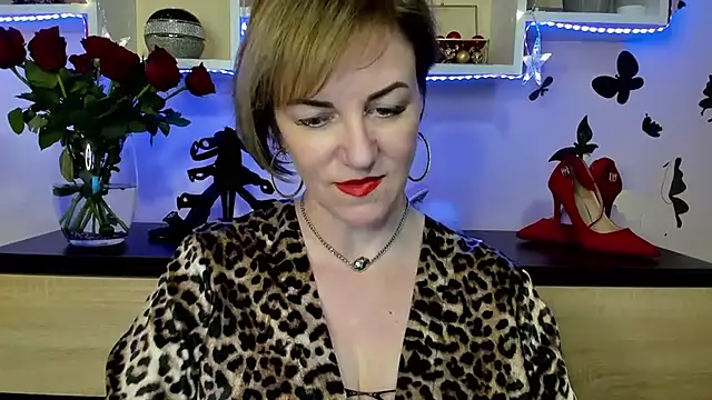 Snapshot of feliziaDesire chatting on February 2025 01:46:01 PM feliziaDesire online show from February 2025 01:46:01 PM