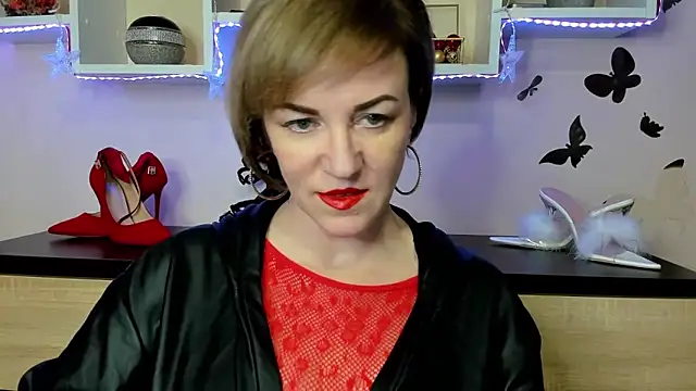 Snapshot of feliziaDesire chatting on February 2025 01:55:01 PM feliziaDesire online show from February 2025 01:55:01 PM