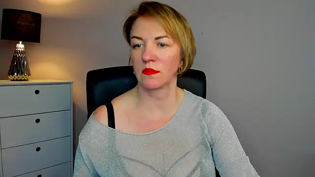 Snapshot of feliziaDesire chatting on February 2025 02:43:01 PM feliziaDesire online show from February 2025 02:43:01 PM