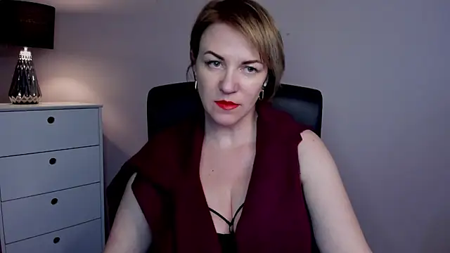 Snapshot of feliziaDesire chatting on February 2025 05:48:01 PM feliziaDesire online show from February 2025 05:48:01 PM