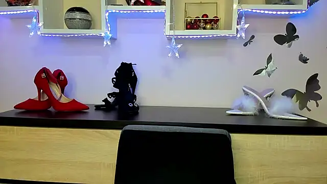 Snapshot of feliziaDesire chatting on February 2025 10:11:02 AM feliziaDesire online show from February 2025 10:11:02 AM