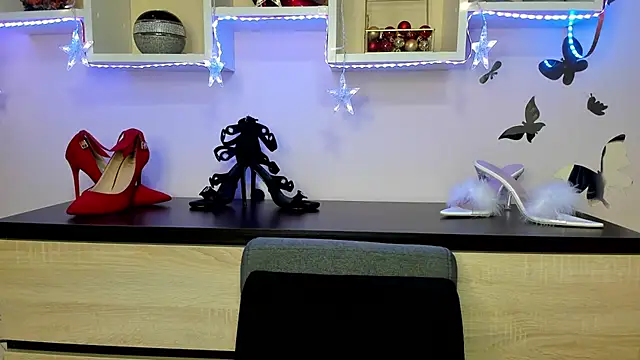 Snapshot of feliziaDesire chatting on February 2025 01:44:02 PM feliziaDesire online show from February 2025 01:44:02 PM