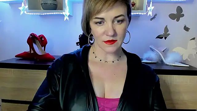 Snapshot of feliziaDesire chatting on March 2025 01:05:02 PM feliziaDesire online show from March 2025 01:05:02 PM