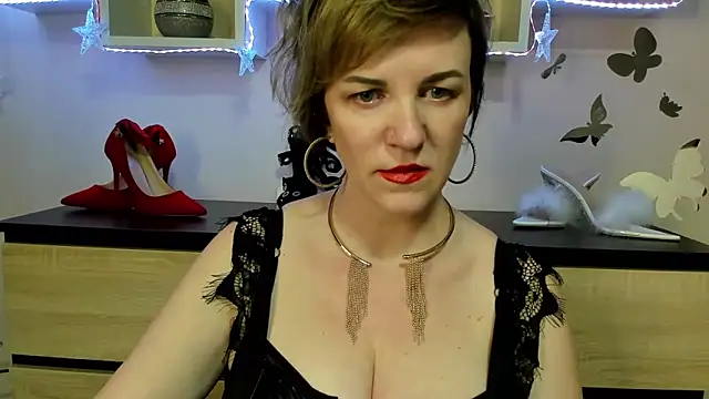 Snapshot of feliziaDesire chatting on March 2025 02:15:02 PM feliziaDesire online show from March 2025 02:15:02 PM