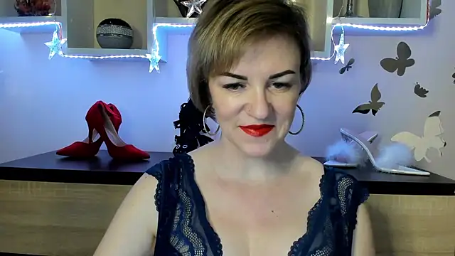 Snapshot of feliziaDesire chatting on March 2025 06:54:02 AM feliziaDesire online show from March 2025 06:54:02 AM