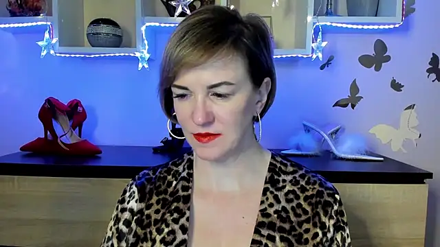 Snapshot of feliziaDesire chatting on March 2025 02:25:02 AM feliziaDesire online show from March 2025 02:25:02 AM