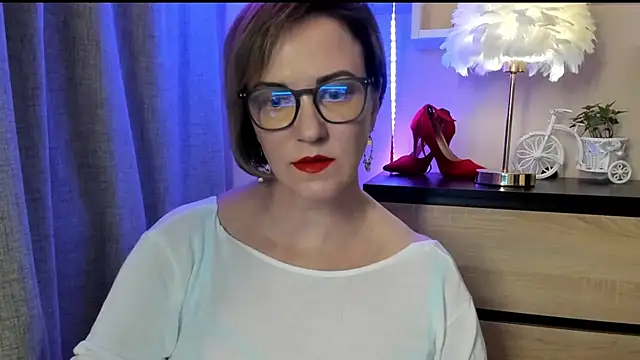 Snapshot of feliziaDesire chatting on October 2025 01:08:02 PM feliziaDesire online show from October 2025 01:08:02 PM