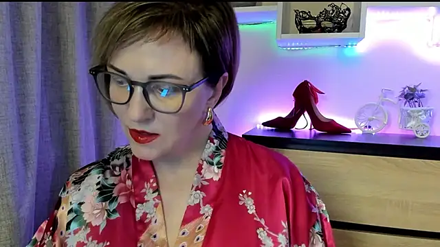 Snapshot of feliziaDesire chatting on October 2025 12:57:02 PM feliziaDesire online show from October 2025 12:57:02 PM