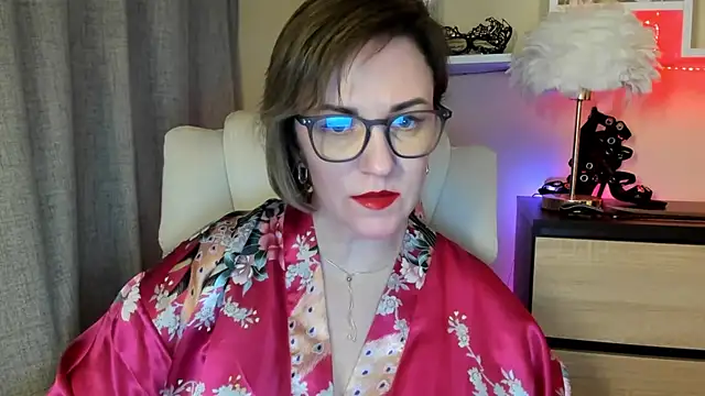 Snapshot of feliziaDesire chatting on November 2025 08:25:02 PM feliziaDesire online show from November 2025 08:25:02 PM