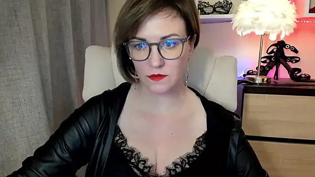 Snapshot of feliziaDesire chatting on November 2025 01:04:02 PM feliziaDesire online show from November 2025 01:04:02 PM