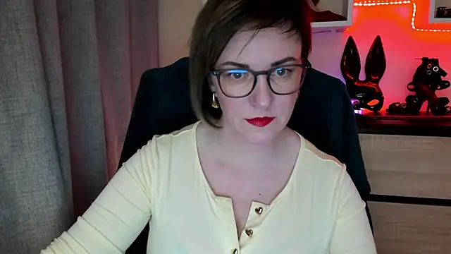 Snapshot of feliziaDesire chatting on December 2025 12:54:01 PM feliziaDesire online show from December 2025 12:54:01 PM