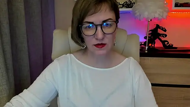 Snapshot of feliziaDesire chatting on December 2025 08:06:02 PM feliziaDesire online show from December 2025 08:06:02 PM