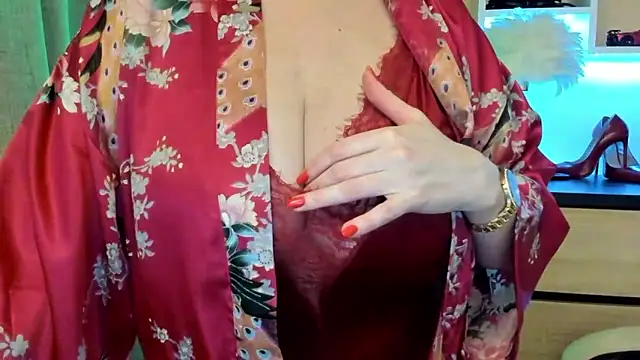 Snapshot of feliziaDesire chatting on January 2026 02:10:01 PM feliziaDesire online show from January 2026 02:10:01 PM