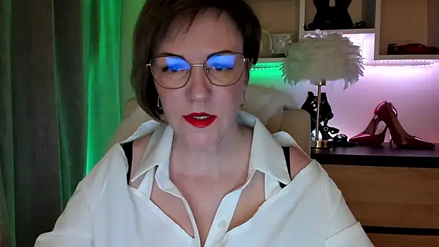 Snapshot of feliziaDesire chatting on January 2026 06:06:02 AM feliziaDesire online show from January 2026 06:06:02 AM