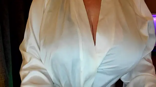 Snapshot of feliziaDesire chatting on February 2026 12:48:02 PM feliziaDesire online show from February 2026 12:48:02 PM