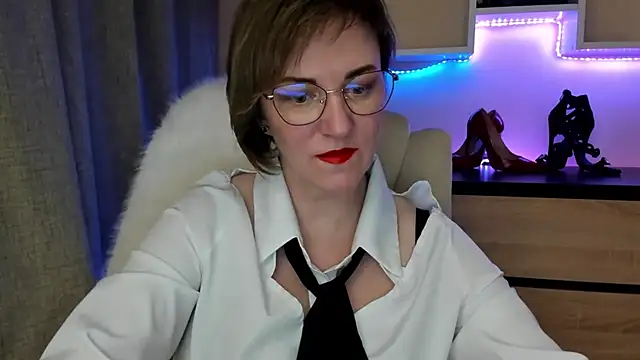 Snapshot of feliziaDesire chatting on February 2026 01:54:01 PM feliziaDesire online show from February 2026 01:54:01 PM