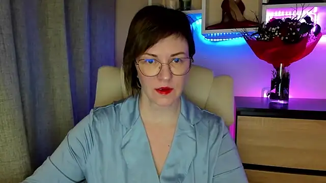 Snapshot of feliziaDesire chatting on February 2026 04:30:01 AM feliziaDesire online show from February 2026 04:30:01 AM