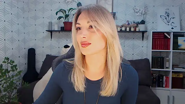 MillaXQueen online show from May 2026 01:19:01 PM