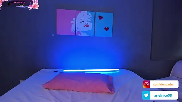 ariel35 online show from January 2025 10:03:01 PM