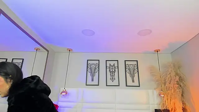 Rebeca jones online show from December 2025 11:59:01 AM