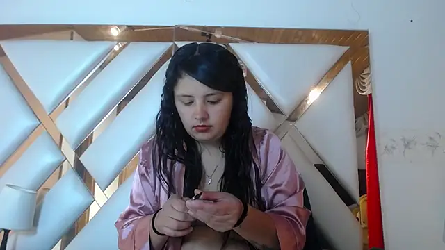 nathaly low1 online show from May 2026 01:19:01 PM