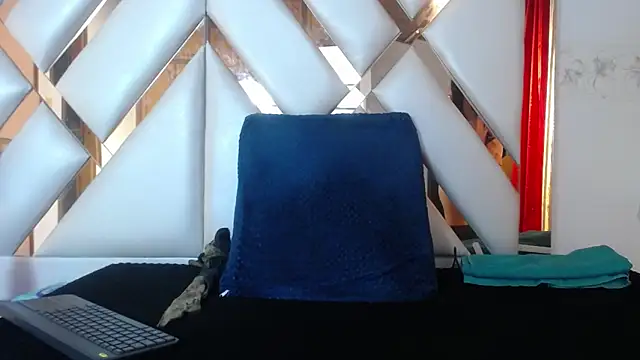 nathaly low1 online show from May 2026 01:18:02 PM
