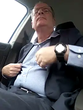 stiffandlubedxh online show from December 2024 09:01:01 PM