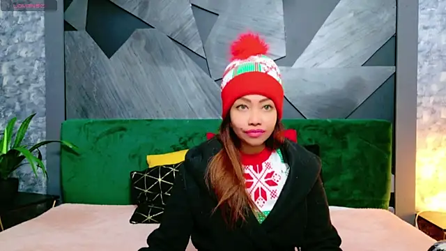 Snapshot of ElyaQuinn chatting on December 2024 07:11:02 AM ElyaQuinn online show from December 2024 07:11:02 AM