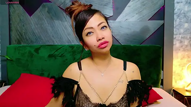 Snapshot of ElyaQuinn chatting on January 2025 09:52:02 AM ElyaQuinn online show from January 2025 09:52:02 AM