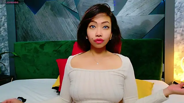 Snapshot of ElyaQuinn chatting on January 2025 01:06:02 PM ElyaQuinn online show from January 2025 01:06:02 PM