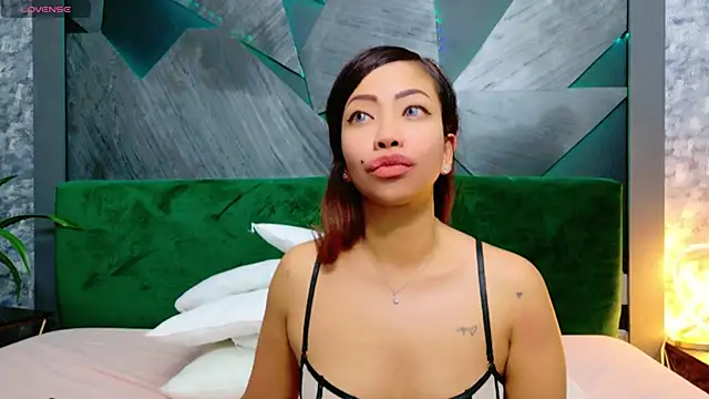 Snapshot of ElyaQuinn chatting on January 2025 02:59:02 PM ElyaQuinn online show from January 2025 02:59:02 PM