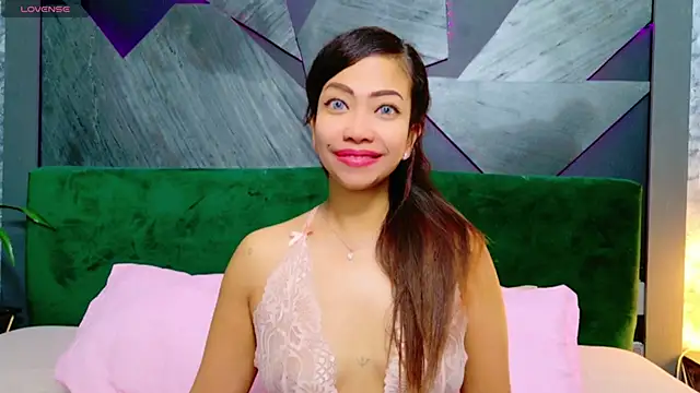 Snapshot of ElyaQuinn chatting on January 2025 07:35:02 AM ElyaQuinn online show from January 2025 07:35:02 AM