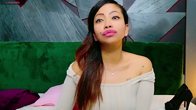 Snapshot of ElyaQuinn chatting on February 2025 02:24:01 PM ElyaQuinn online show from February 2025 02:24:01 PM