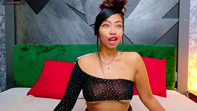 Snapshot of ElyaQuinn chatting on September 2025 06:50:02 AM ElyaQuinn online show from September 2025 06:50:02 AM