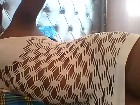 Snapshot of Sexy_Chocolate_Babe chatting on February 2025 06:31:01 AM Sexy Chocolate Babe online show from February 2025 06:31:01 AM