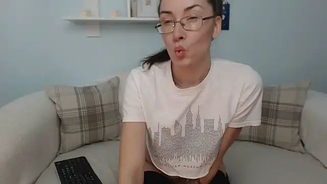 Snapshot of Sofi_so chatting on December 2025 09:38:01 AM Sofi so online show from December 2025 09:38:01 AM